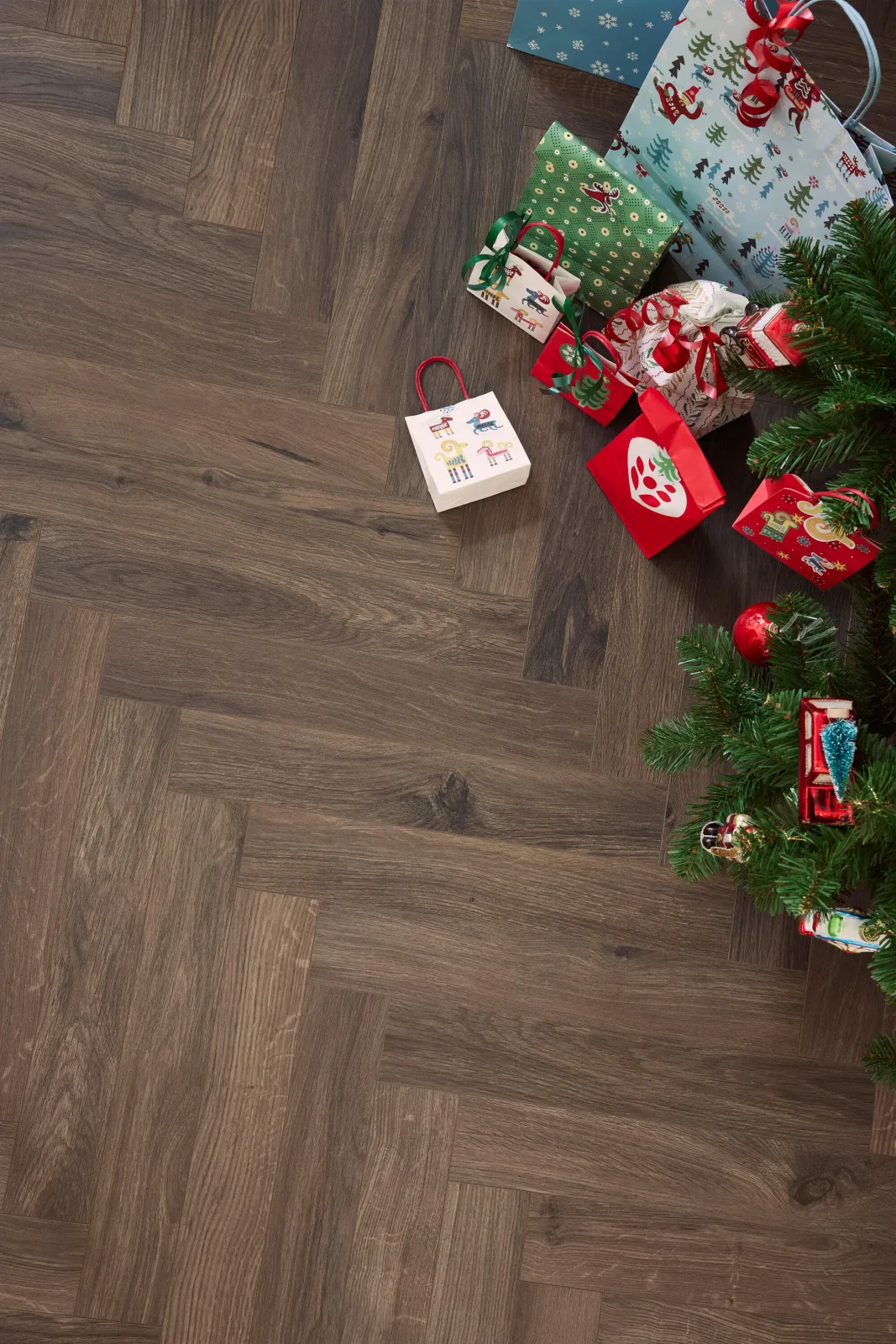 Gyant Dark Brown